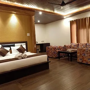 skywood-resort.shimlahotels.net/