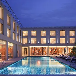 ***** Hotel Courtyard By Marriott Kochi Airport India