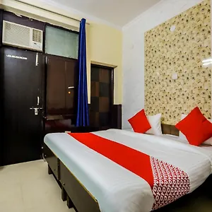 oyo-61833-sahil-guest-house.top-gurgaonhotels.com/