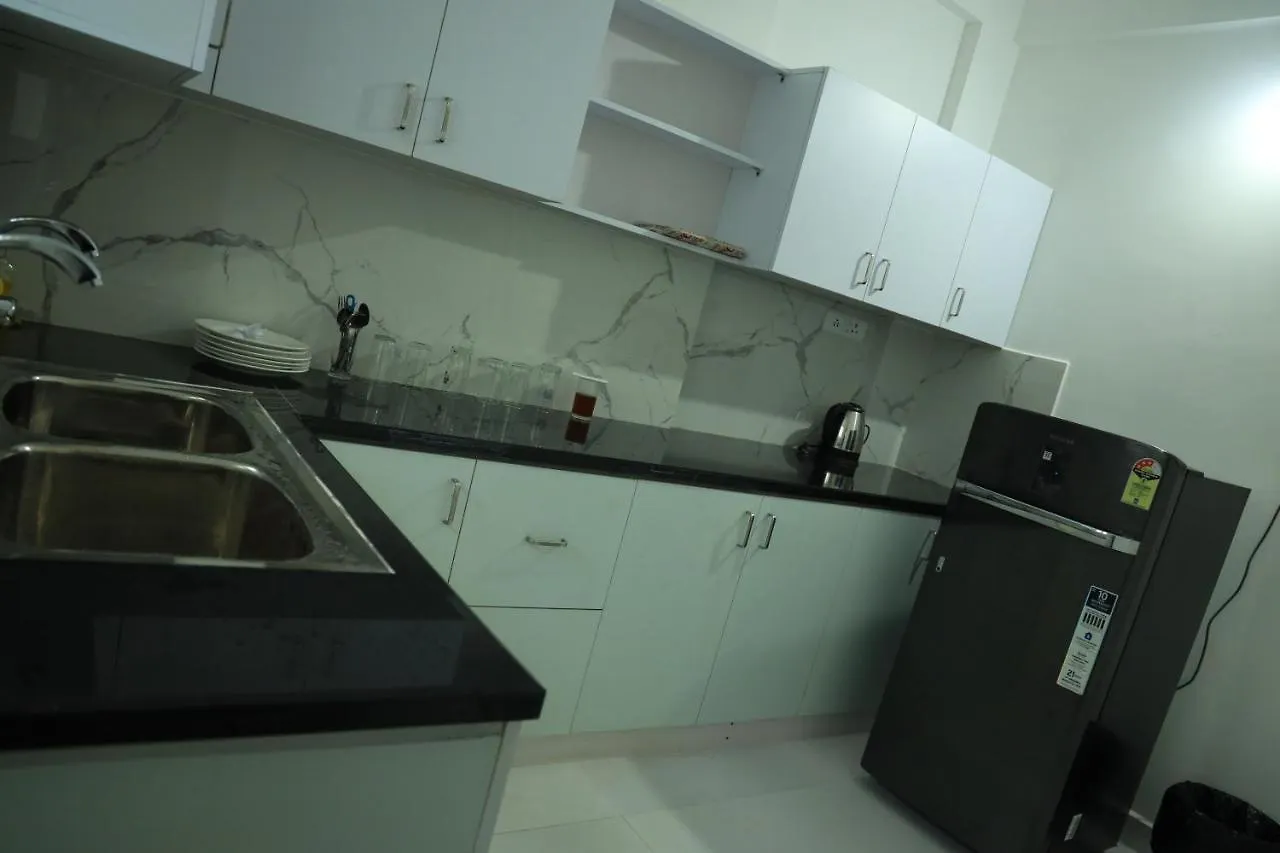 Yelza Hotel And Residence Alwaye